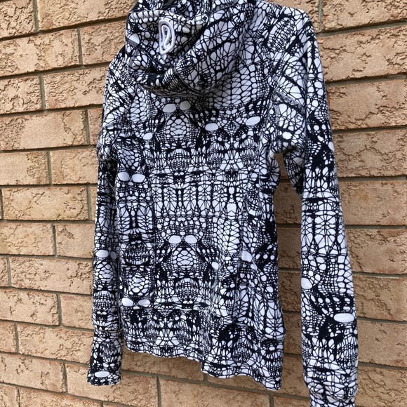 Lululemon hoodie size 4 - Picture 3 of 4